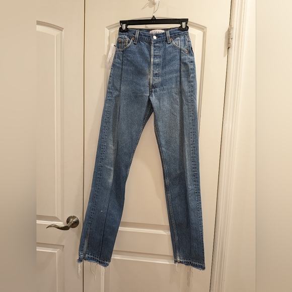2. NWT EB DENIM VINTAGE UNRAVELED STRAIGHT LEG IN MEDIUM WASH - Picture 9 of 13